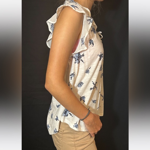 Lucky Brand top, blue floral women’s size large - Picture 2 of 9